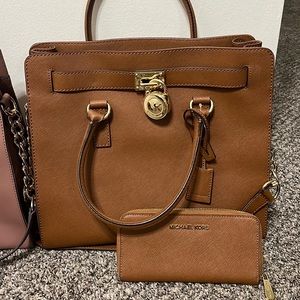 Michael kors tote / cross body